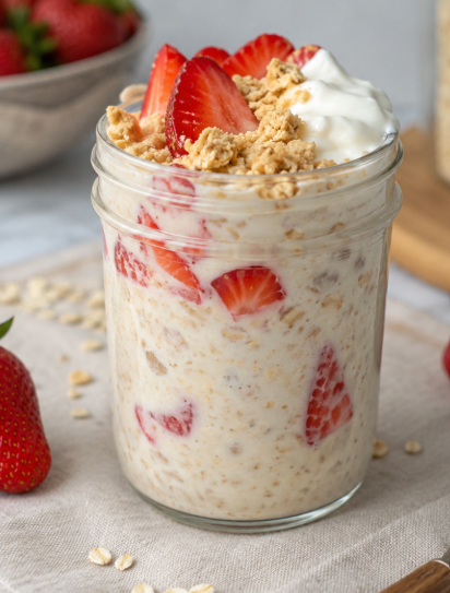 strawberry cheesecake overnight oats